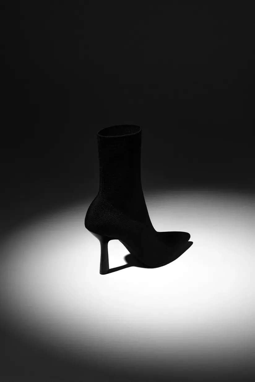 High heeled stretch boots