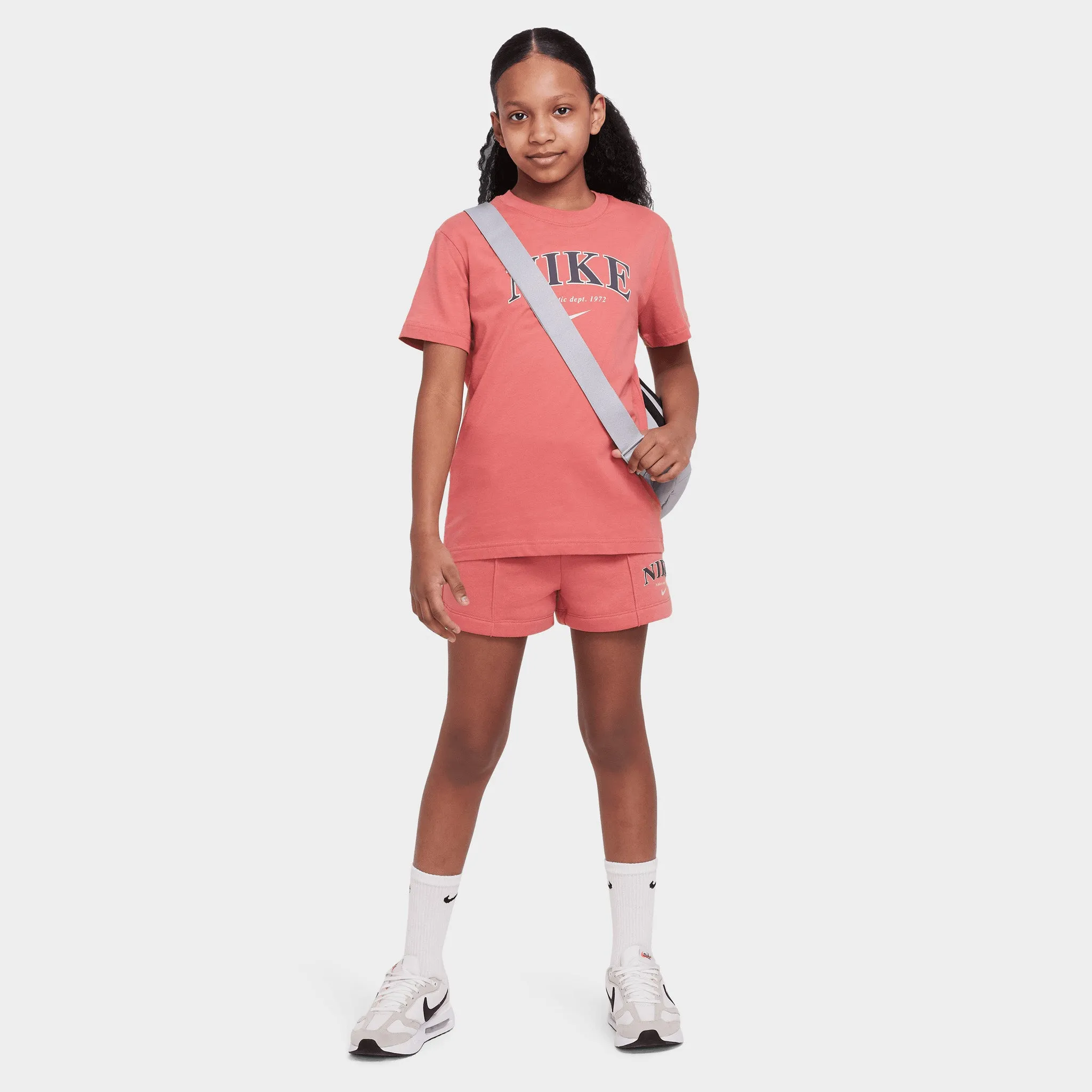 Nike Sportswear Junior Girls' T-shirt / Adobe