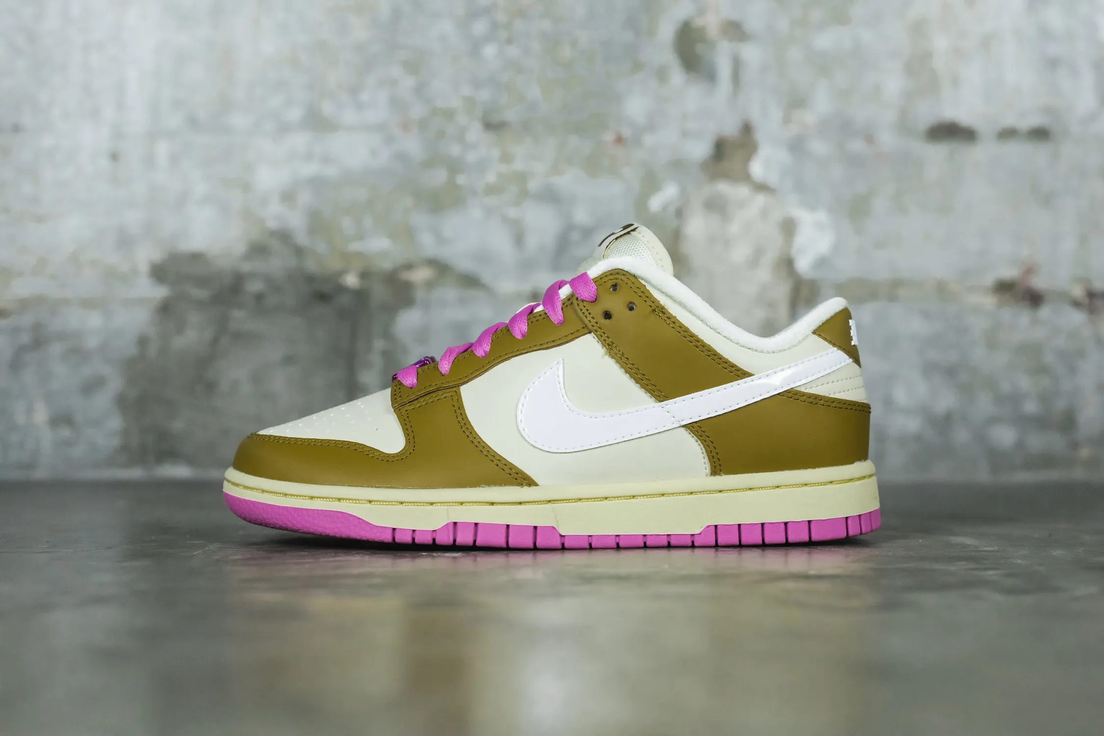 Women's Nike Dunk Low Just Do It 'Bronzine Pink'